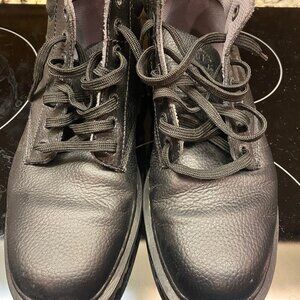 NWOB Mens 10 Doc Martens Ankle Boots in Black